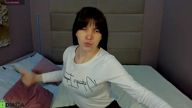 MalvinaDream online show from April 2026 01:19:01 AM