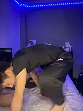 Kailertwink online show from April 2026 03:15:01 AM