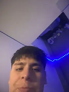 Kailertwink online show from May 2026 09:54:01 PM