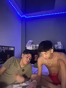 Kailertwink online show from May 2026 03:39:02 PM