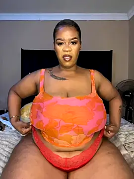 Snapshot of THICKBUNNYCHICKxxx chatting on September 2025 10:18:02 AM THICKBUNNYCHICKxxx online show from September 2025 10:18:02 AM