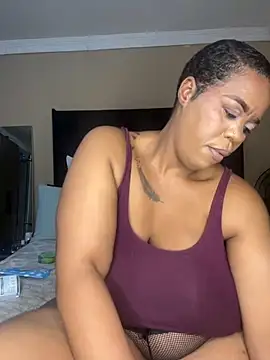 Snapshot of THICKBUNNYCHICKxxx chatting on September 2025 07:41:02 PM THICKBUNNYCHICKxxx online show from September 2025 07:41:02 PM