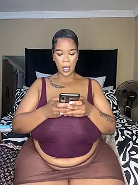 Snapshot of THICKBUNNYCHICKxxx chatting on October 2025 08:29:01 PM THICKBUNNYCHICKxxx online show from October 2025 08:29:01 PM