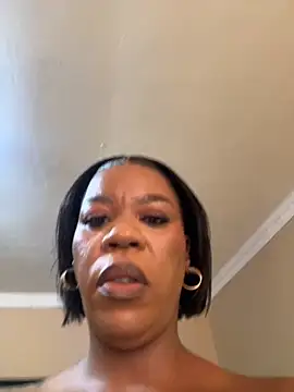 Snapshot of THICKBUNNYCHICKxxx chatting on November 2025 09:33:01 AM THICKBUNNYCHICKxxx online show from November 2025 09:33:01 AM