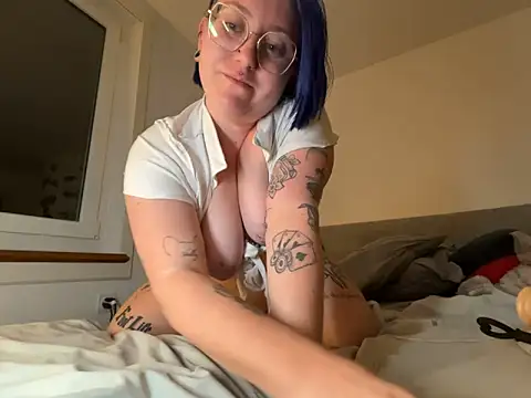 Snapshot of lablonde2025 chatting on March 2026 10:36:02 PM lablonde2025 online show from March 2026 10:36:02 PM