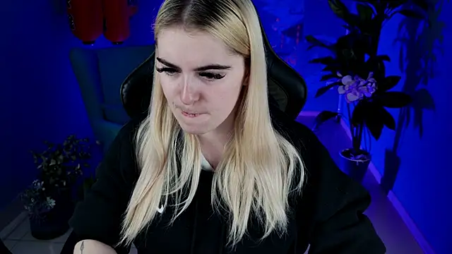 Snapshot of Stef_Nicks chatting on September 2025 09:58:01 AM Stef Nicks online show from September 2025 09:58:01 AM