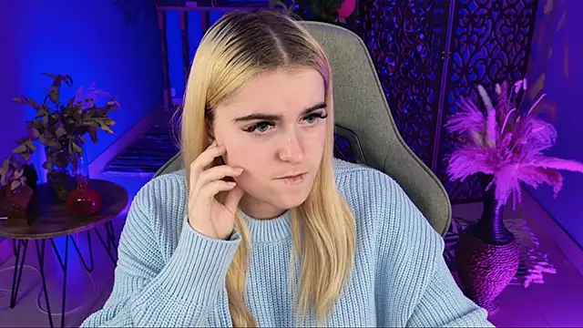 Snapshot of Stef_Nicks chatting on September 2025 09:03:02 AM Stef Nicks online show from September 2025 09:03:02 AM