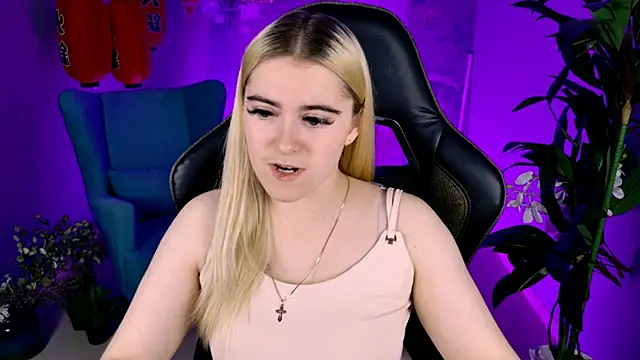 Snapshot of Stef_Nicks chatting on October 2025 09:18:01 AM Stef Nicks online show from October 2025 09:18:01 AM