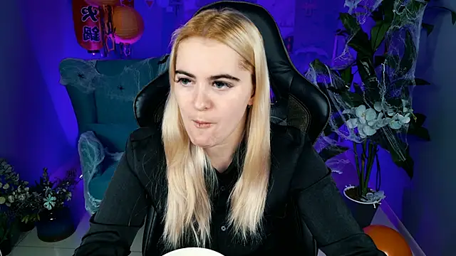 Snapshot of Stef_Nicks chatting on October 2025 05:13:01 AM Stef Nicks online show from October 2025 05:13:01 AM