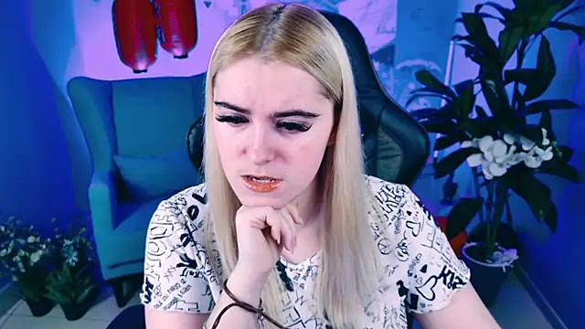 Snapshot of Stef_Nicks chatting on November 2025 09:21:01 AM Stef Nicks online show from November 2025 09:21:01 AM