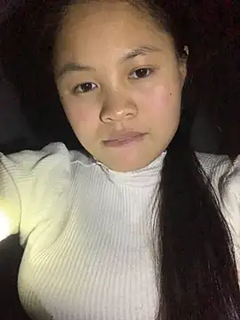 NhuFox online show from November 2025 12:48:01 PM