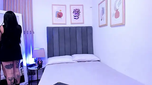 Snapshot of SuccubusDolly chatting on September 2025 07:52:01 PM SuccubusDolly online show from September 2025 07:52:01 PM