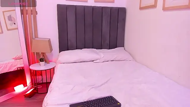 Snapshot of SuccubusDolly chatting on October 2025 08:26:01 PM SuccubusDolly online show from October 2025 08:26:01 PM