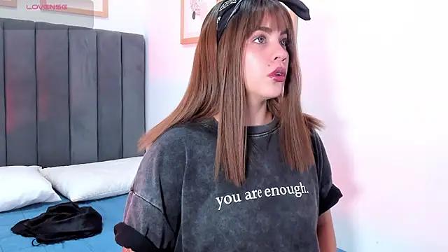 Snapshot of SuccubusDolly chatting on October 2025 08:05:02 PM SuccubusDolly online show from October 2025 08:05:02 PM