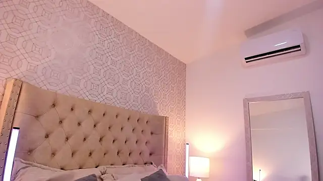 Snapshot of SuccubusDolly chatting on October 2025 08:21:02 PM SuccubusDolly online show from October 2025 08:21:02 PM