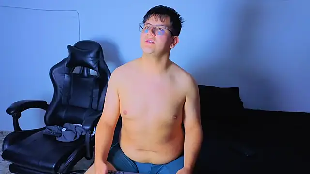 Snapshot of Ryan_Doretti chatting on November 2025 06:34:01 PM Ryan Doretti online show from November 2025 06:34:01 PM