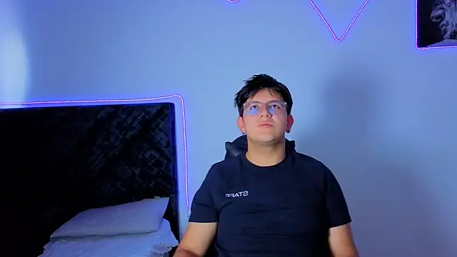 Snapshot of Ryan_Doretti chatting on December 2025 07:20:02 PM Ryan Doretti online show from December 2025 07:20:02 PM