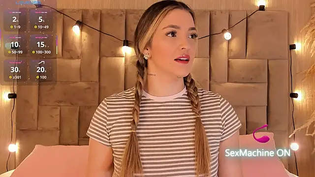 Snapshot of ClaradelMar chatting on September 2025 10:53:02 AM ClaradelMar online show from September 2025 10:53:02 AM