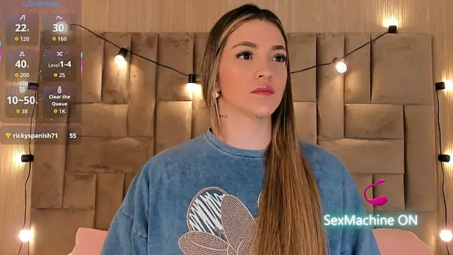 Snapshot of ClaradelMar chatting on October 2025 10:56:02 AM ClaradelMar online show from October 2025 10:56:02 AM