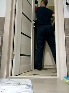 Snapshot of N_i_k_o_l_a_u chatting on April 2026 10:08:02 PM N i k o l a u online show from April 2026 10:08:02 PM