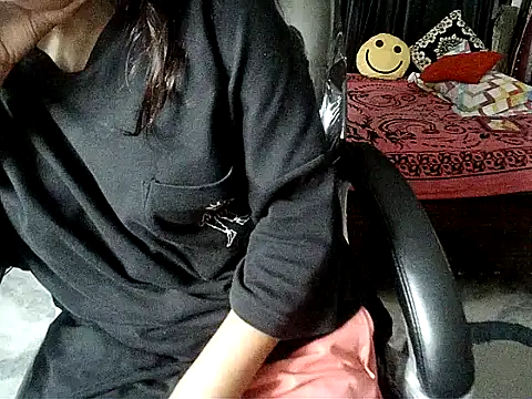 Snapshot of Anaconda-Mall chatting on October 2025 04:05:02 PM Anaconda-Mall online show from October 2025 04:05:02 PM