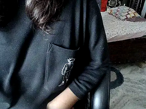 Snapshot of Anaconda-Mall chatting on October 2025 08:17:02 PM Anaconda-Mall online show from October 2025 08:17:02 PM