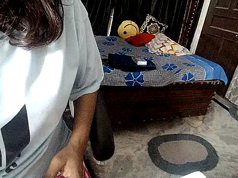 Snapshot of Anaconda-Mall chatting on October 2025 06:17:02 PM Anaconda-Mall online show from October 2025 06:17:02 PM