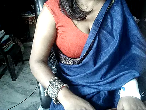 Snapshot of Anaconda-Mall chatting on October 2025 04:06:02 PM Anaconda-Mall online show from October 2025 04:06:02 PM