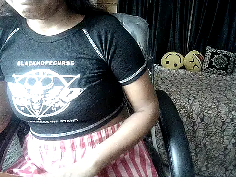 Snapshot of Anaconda-Mall chatting on October 2025 03:51:01 PM Anaconda-Mall online show from October 2025 03:51:01 PM