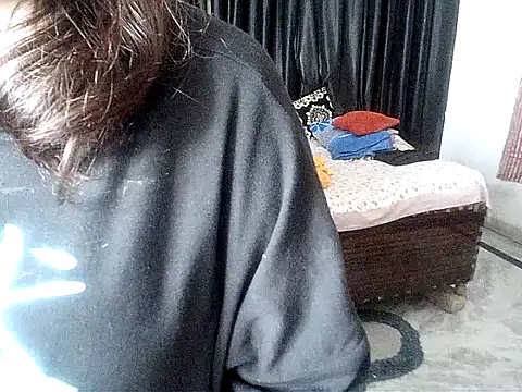 Snapshot of Anaconda-Mall chatting on October 2025 03:14:02 PM Anaconda-Mall online show from October 2025 03:14:02 PM