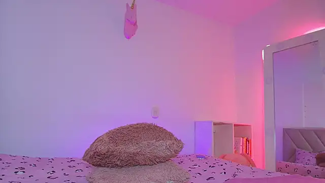 emy colee  online show from February 2026 04:28:02 AM