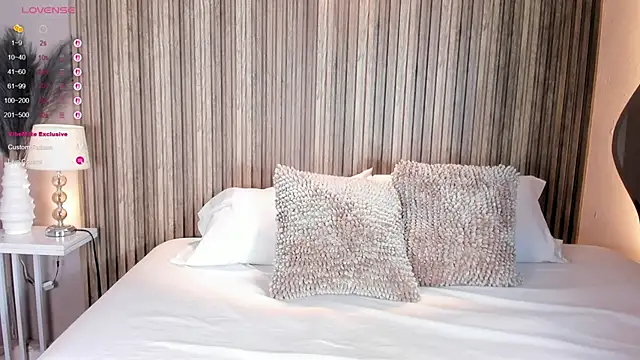 SloanyClark online show from September 2025 11:44:02 AM