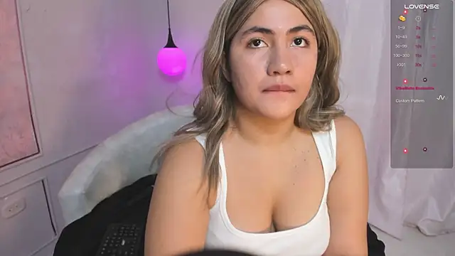 Madii smith online show from November 2025 02:08:01 PM