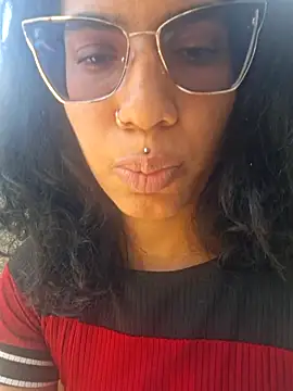 Snapshot of RavenShyfit chatting on November 2025 03:21:01 PM RavenShyfit online show from November 2025 03:21:01 PM