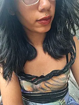 Snapshot of RavenShyfit chatting on November 2025 08:40:02 PM RavenShyfit online show from November 2025 08:40:02 PM