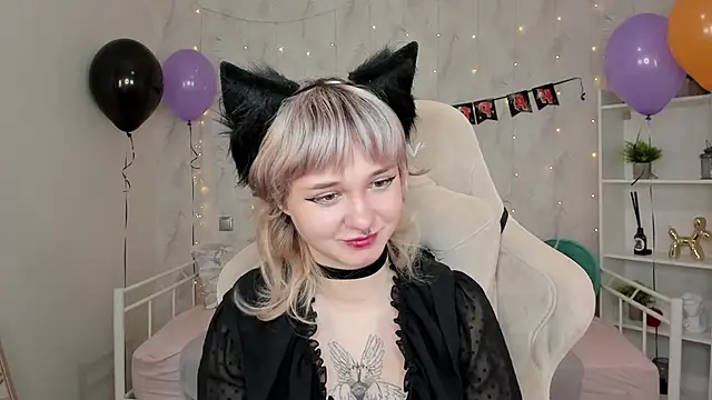 Tori Cutie online show from October 2025 02:00:01 AM