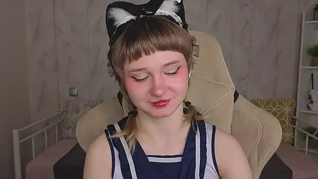 Tori Cutie online show from April 2026 12:02:02 AM