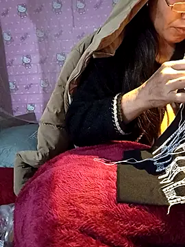 Snapshot of TinTin321 chatting on December 2025 11:00:01 PM TinTin321 online show from December 2025 11:00:01 PM