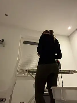 IsabellaEtha online show from October 2025 09:13:01 PM