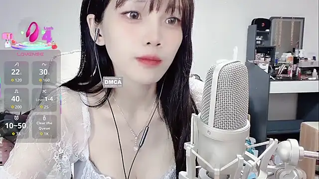 Snapshot of twlilybae chatting on March 2026 11:45:02 AM twlilybae online show from March 2026 11:45:02 AM