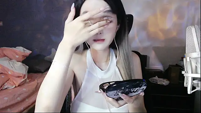 twlilybae online show from June 2026 08:09:02 AM