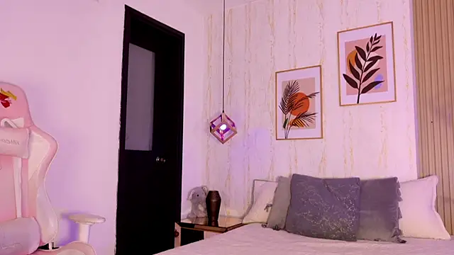 Ayleen Dunkan online show from September 2025 12:19:01 PM