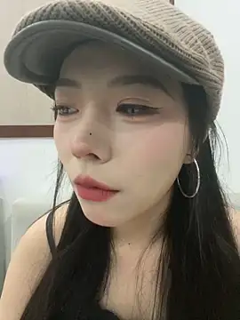 Snapshot of yuanyuanzi99 chatting on September 2025 12:28:02 PM yuanyuanzi99 online show from September 2025 12:28:02 PM