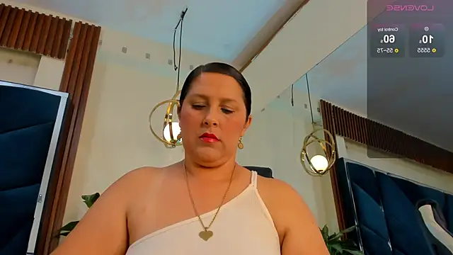 Snapshot of KikaDuque chatting on November 2025 07:17:01 PM KikaDuque online show from November 2025 07:17:01 PM