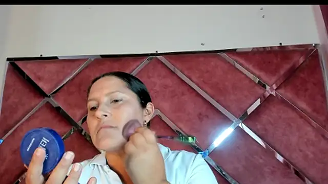 KikaDuque online show from June 2026 07:29:01 PM