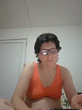 Snapshot of Vera_Elle chatting on April 2026 06:10:01 PM Vera Elle online show from April 2026 06:10:01 PM