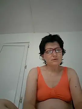 Snapshot of Vera_Elle chatting on May 2026 04:56:02 PM Vera Elle online show from May 2026 04:56:02 PM