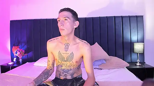 dominik thompson777 online show from September 2025 02:27:01 AM