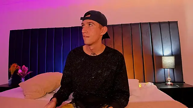 dominik thompson777 online show from October 2025 03:26:02 AM