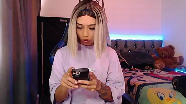 Snapshot of Sweet-Cris chatting on October 2025 02:08:02 PM Sweet-Cris online show from October 2025 02:08:02 PM